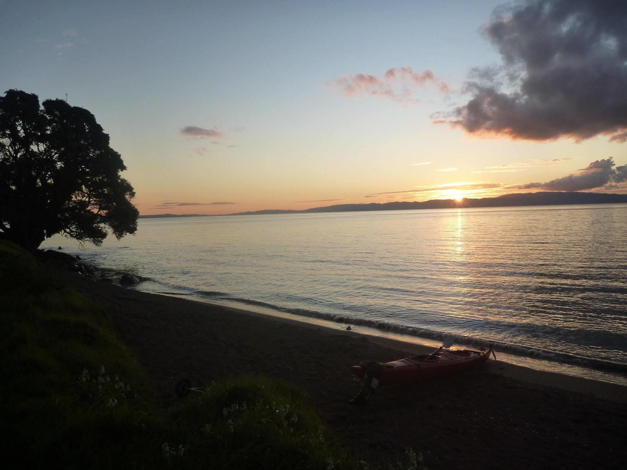Pohutukawa Coast Bnb Te Puru Exterior foto