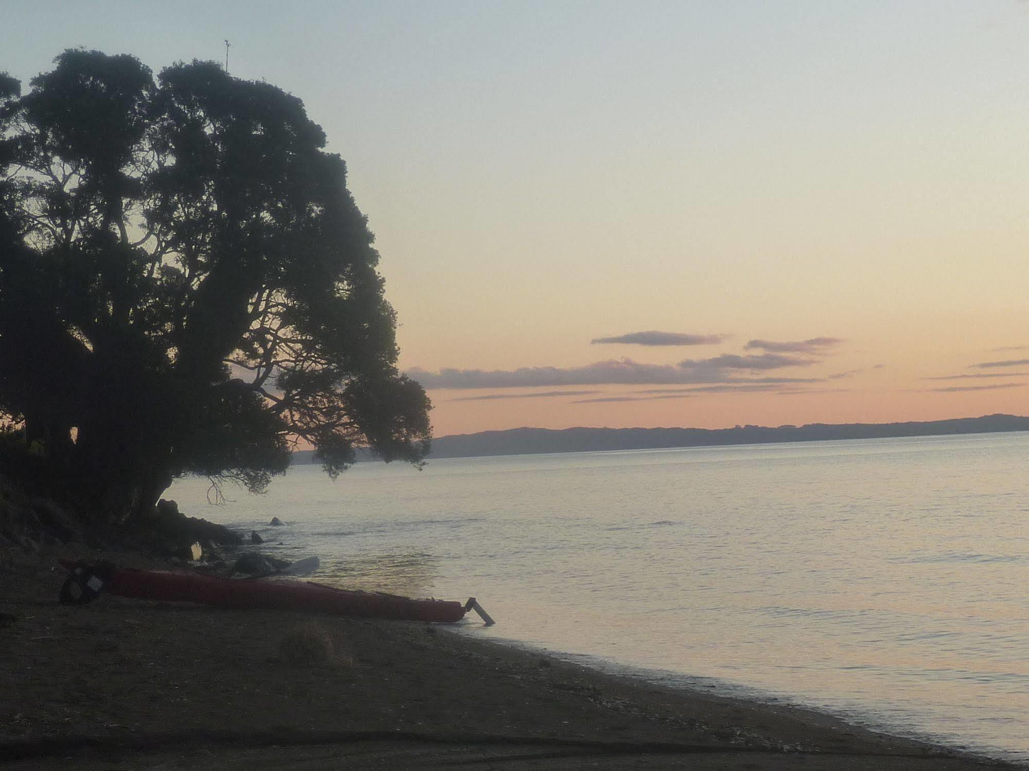 Pohutukawa Coast Bnb Te Puru Exterior foto