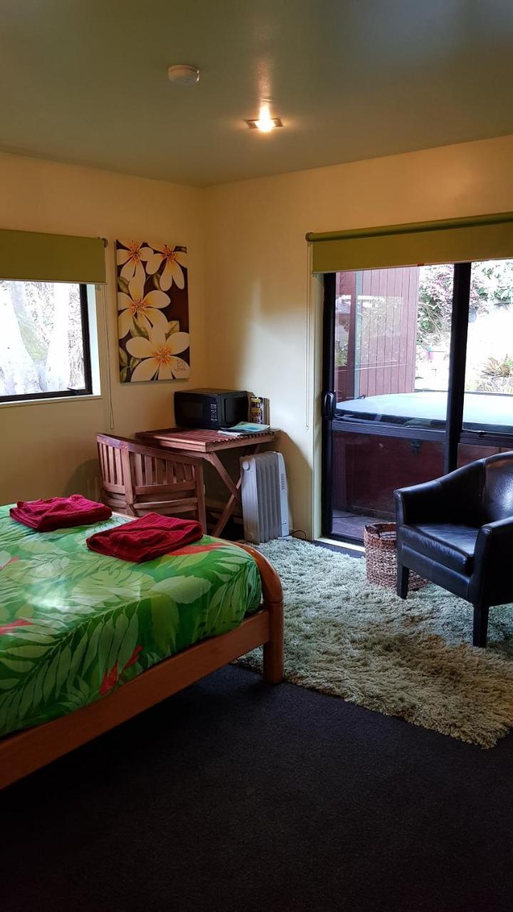 Pohutukawa Coast Bnb Te Puru Exterior foto